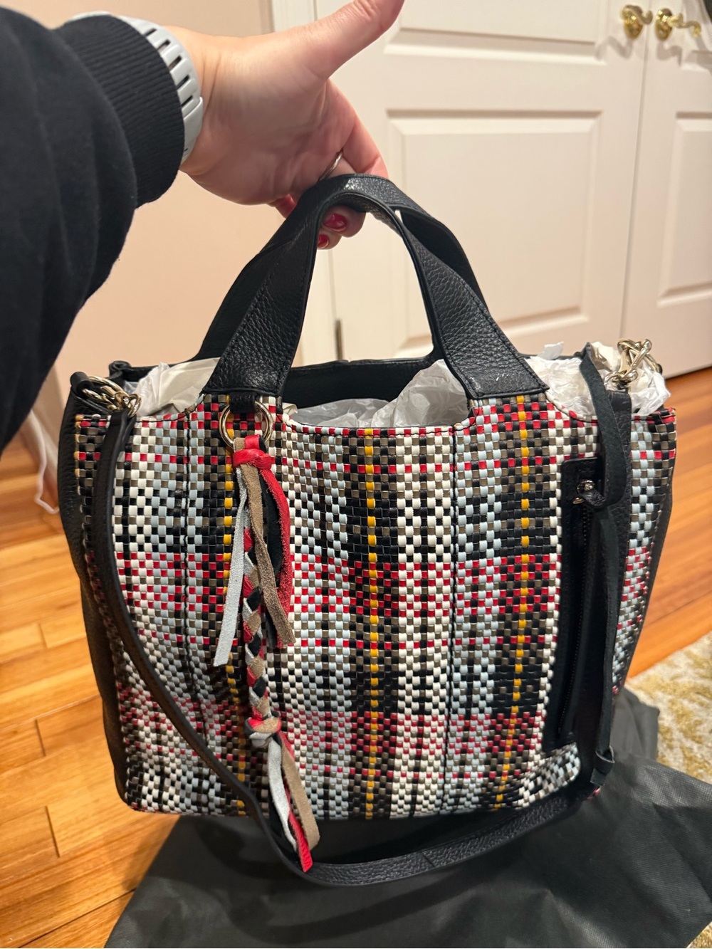 BRAND NEW never worn Vince Camuto Caol Tote
Multi Color